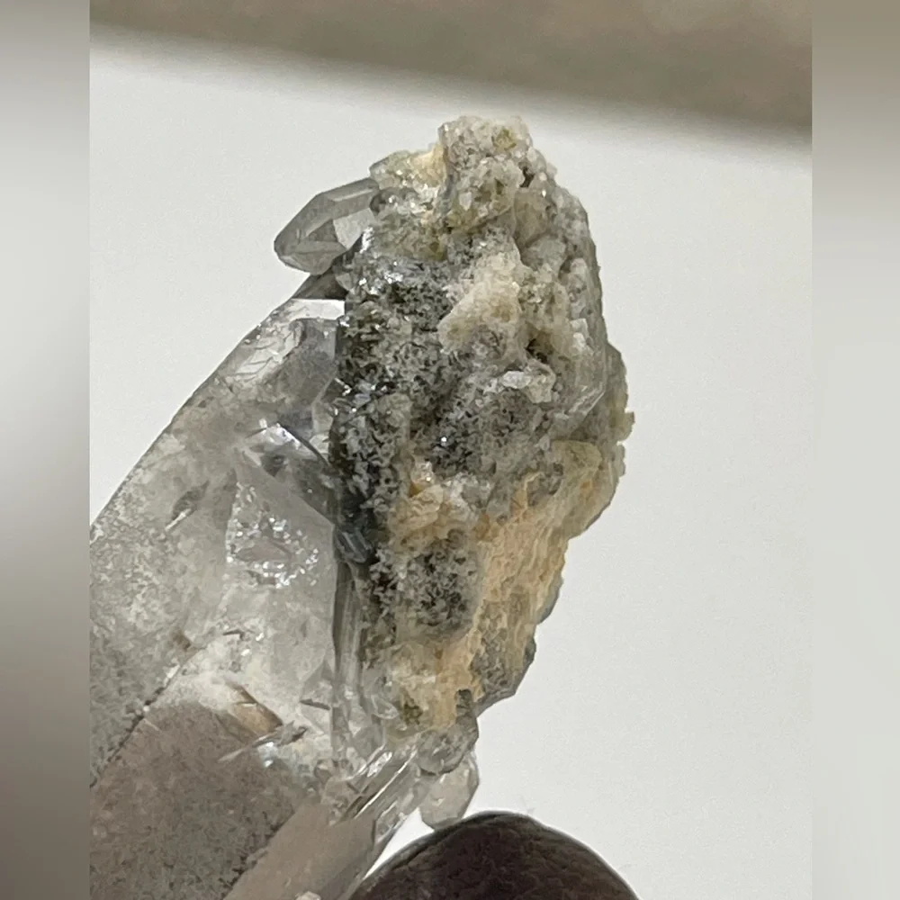 Lemurian Quartz with inclusions - Picture 13 of 14